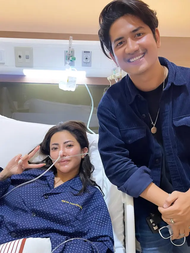 6 Potret Kebersamaan Zikri Daulay dan Ayu Aulia di Bali Ini Jadi Sorotan