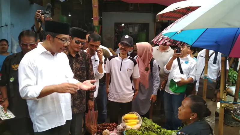 Blusukan Ridwan Kamil dan Turunan Sunan Gunung Jati Cirebon