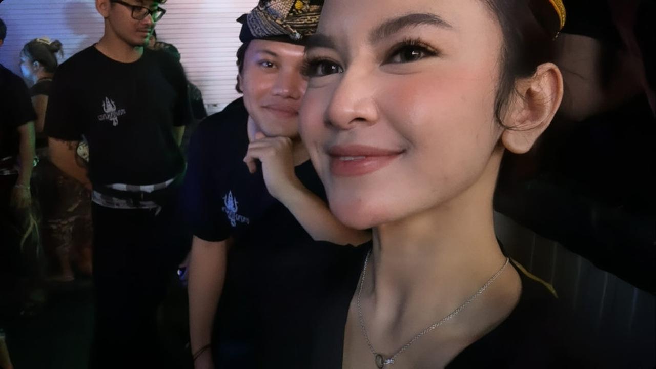 Curhatan Rizky Febian