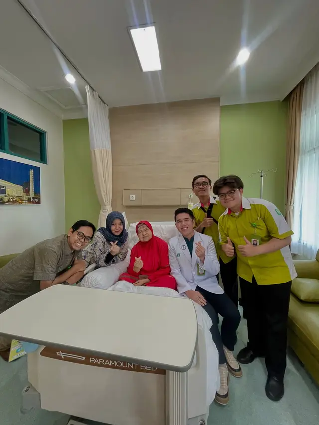 Kedekatan profesional antara mamah dedeh dan dr iqbal (instagram/dr.iqhbal)