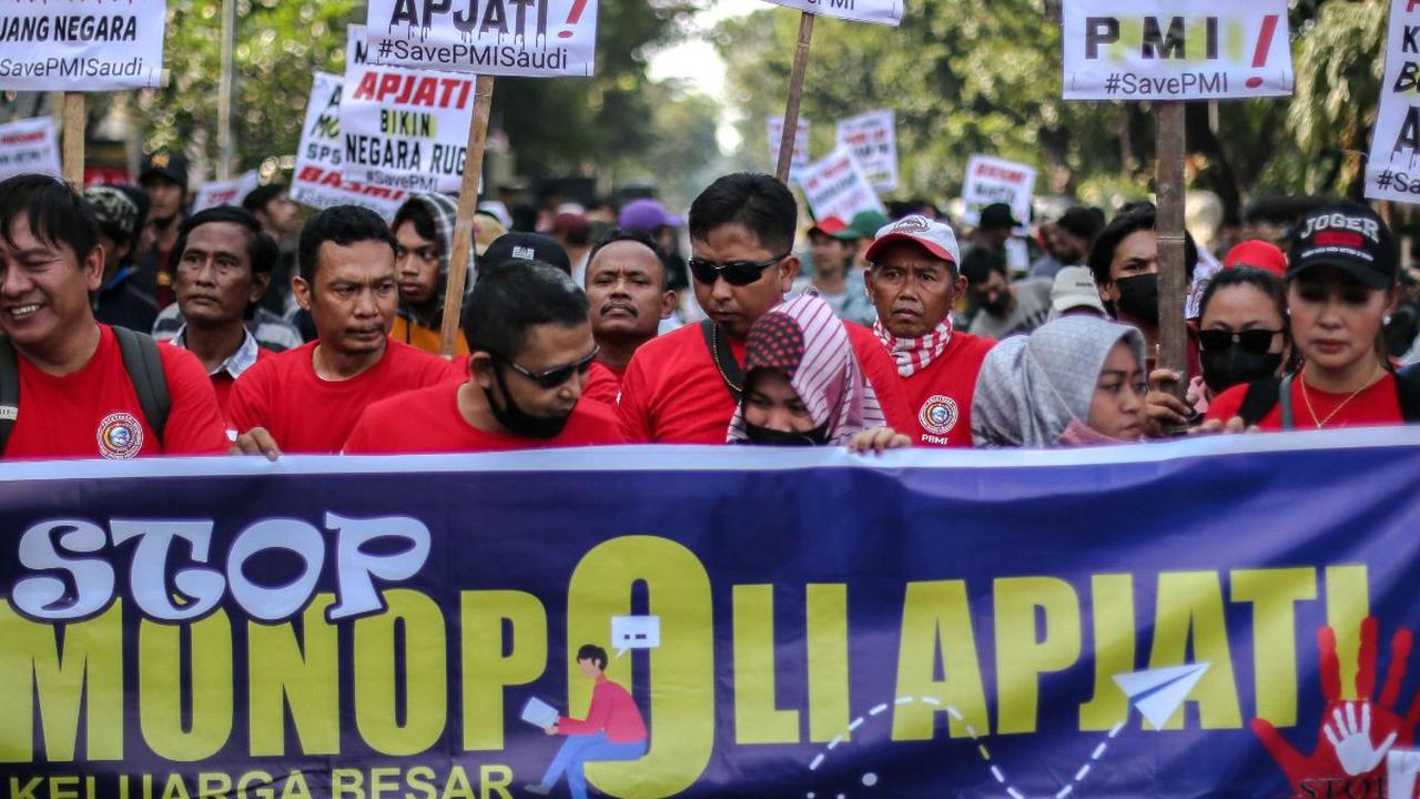Pertama, revisi Kemnaker No. 260 Tahun 2015 untuk membuka hak rakyat bekerja di sektor domestik ke negara penempatan Arab Saudi, Uni Emirat Arab, Qatar, Oman dan Kuwait.