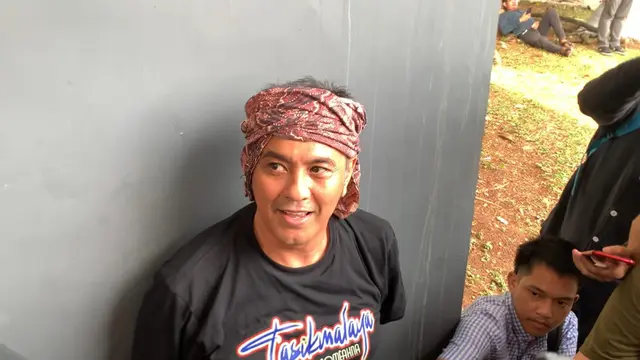Dicky Chandra saat acara pengajian jelang pernikahan Rizky Febian dan Mahalini.