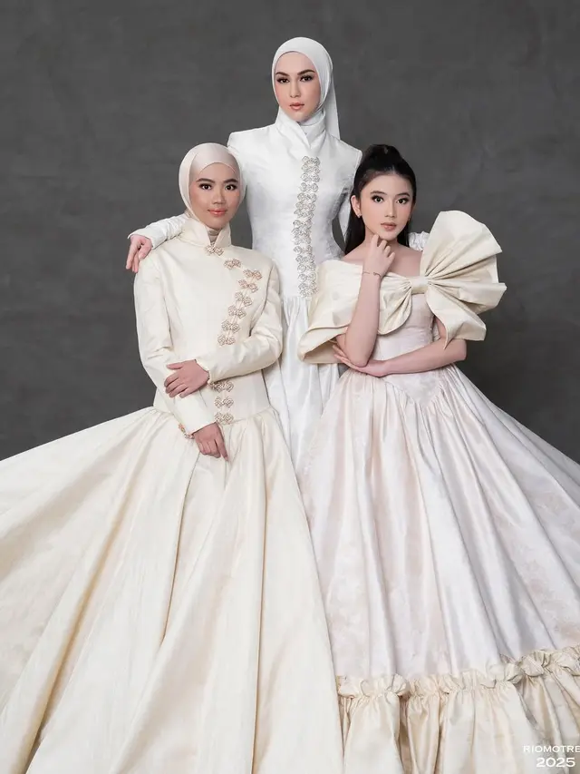 Gaya Pemotretan Irish Bella dengan Dua Anak Sambung (Foto: Instagram @_irishbella_)