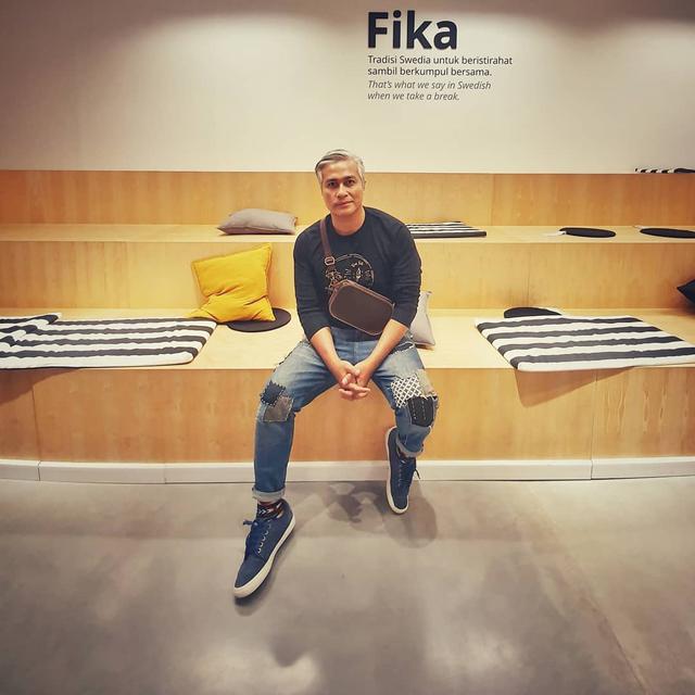 Potret Terbaru Adjie Pangestu, Makin Macho di Usia 50 Tahun