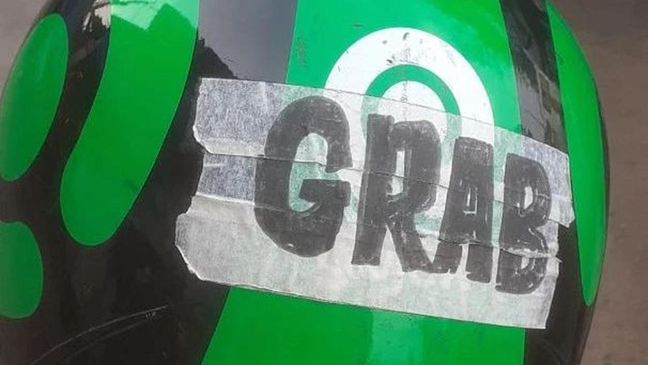 Abang Gojek Pakai Apps Grab