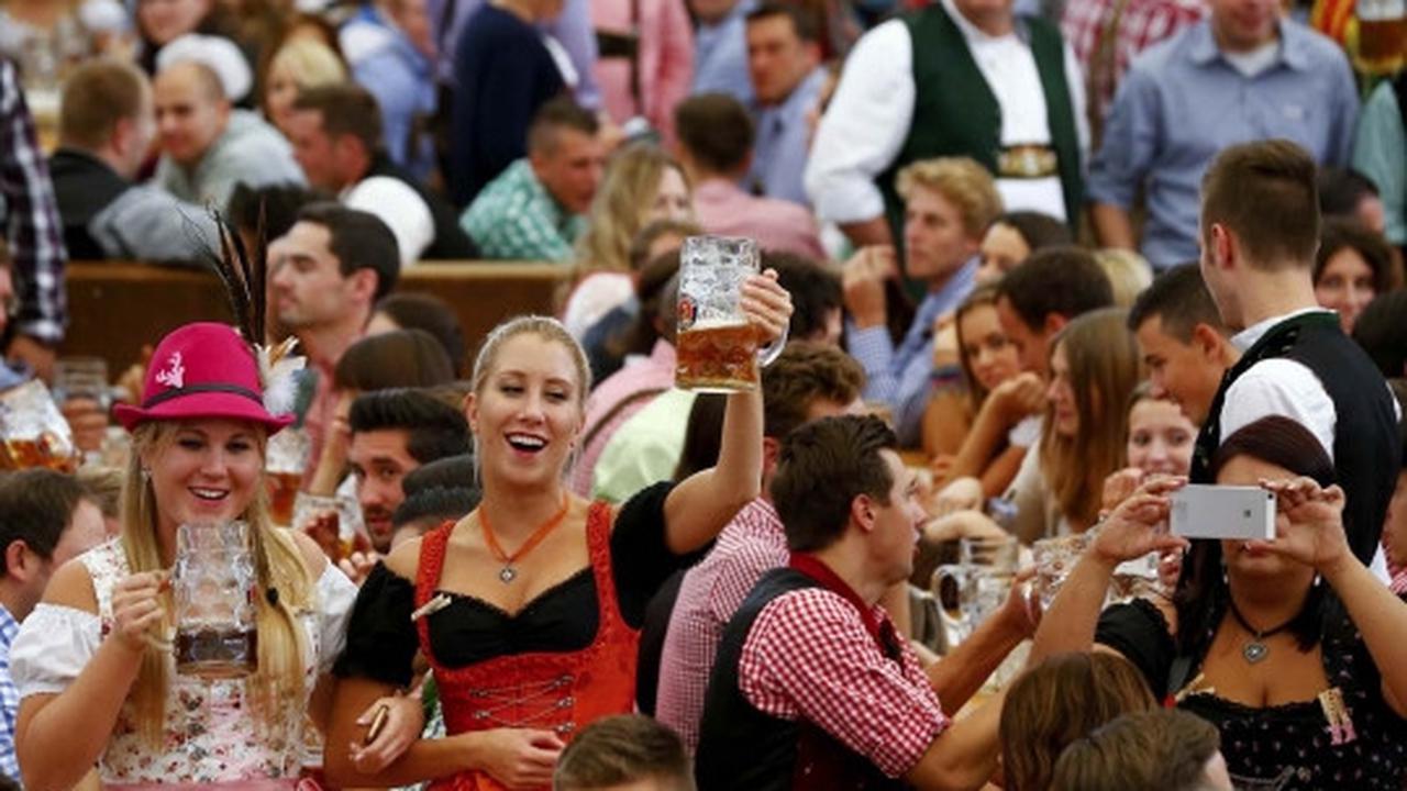 Intip gadis-gadis seksi Munich meriahkan pembukaan Oktoberfest