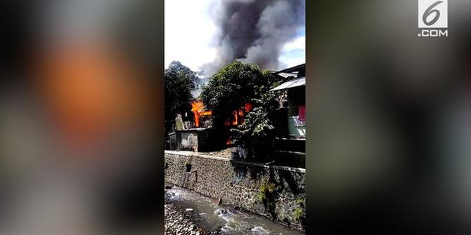 VIDEO: Detik-Detik Kebakaran Permukiman Padat Penduduk di Bogor