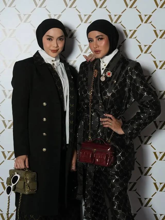 6 Potret Olla Ramlan Tampil Berkelas saat Melenggang sebagai Muse di Fashion Show Vivi Zubedi