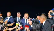 Presiden Prancis, Emmanuel Macron tiba di Jakarta, Indonesia untuk melakukan kunjungan kenegaraan, Selasa (27/5/2025). (Liputan6.com/Lizsa Egeham)