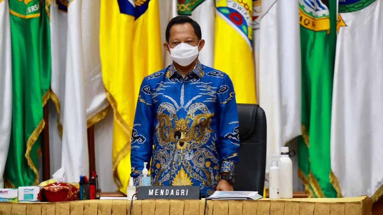 Mendagri Muhammad Tito Karnavian Saat Acara webinar nasional Mendagri Menyapa Camat Tahun 2020.