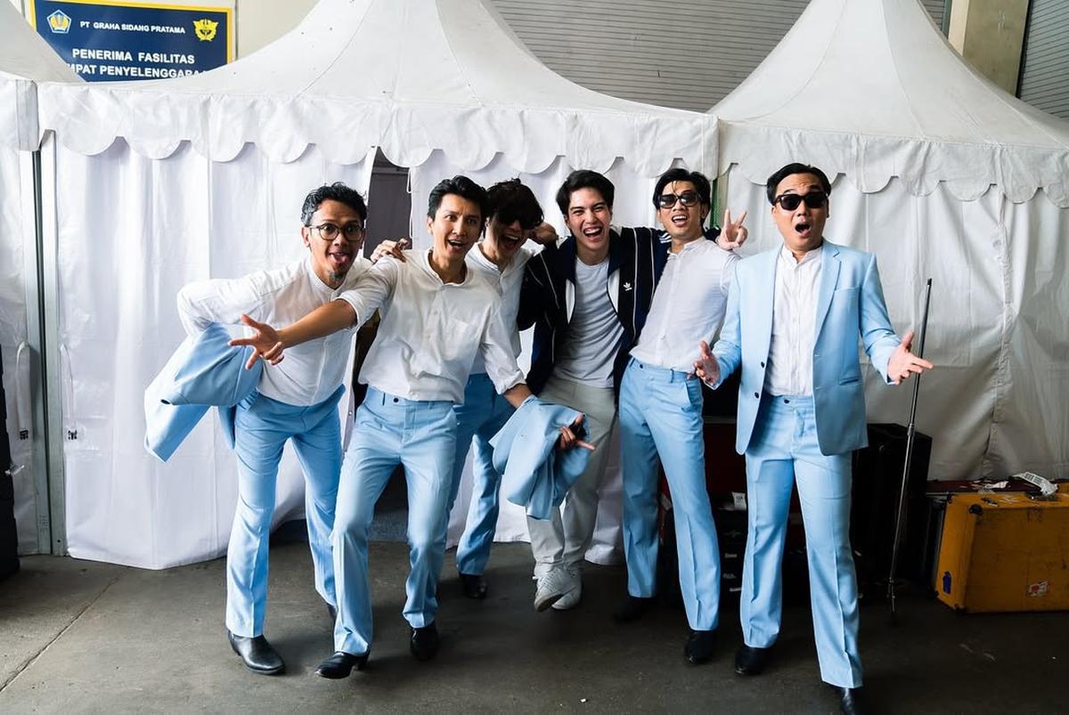El Rumi Lagi-Lagi Jadi Vokalis Magang The Changcuters, Gayanya Keren!
