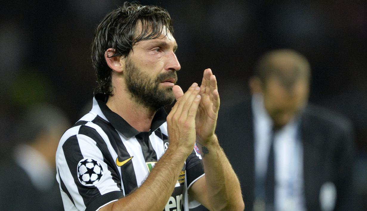 Andrea Pirlo memiliki catatan yang gemilang bersama Timnas Italia ketika memenangkan Piala Dunia 2006 dan AC Milan ketika menyabet Liga Champion pada 2007. Sayangnya nama pirlo hanya menempati posisi kelima pada ajang Ballon d'Or tahun 2007. (Foto: AFP/Oliver Lang)