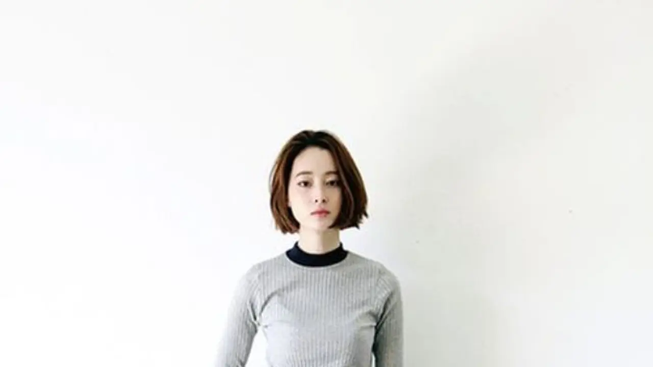 Berbusana Lebih Kece dengan Knee Socks, Ini 8 Tipsnya!