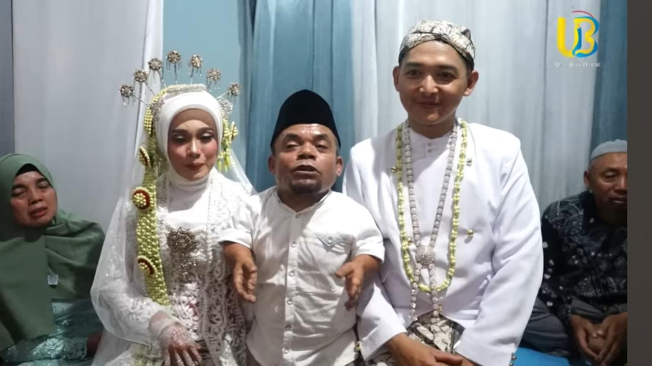 Selain Jadi Saksi, Ucok Baba Beri Pesan Mendalam Kepada Pengantin Pria 'Nitip Ponakan Aku ya, Awas Macam-macam
