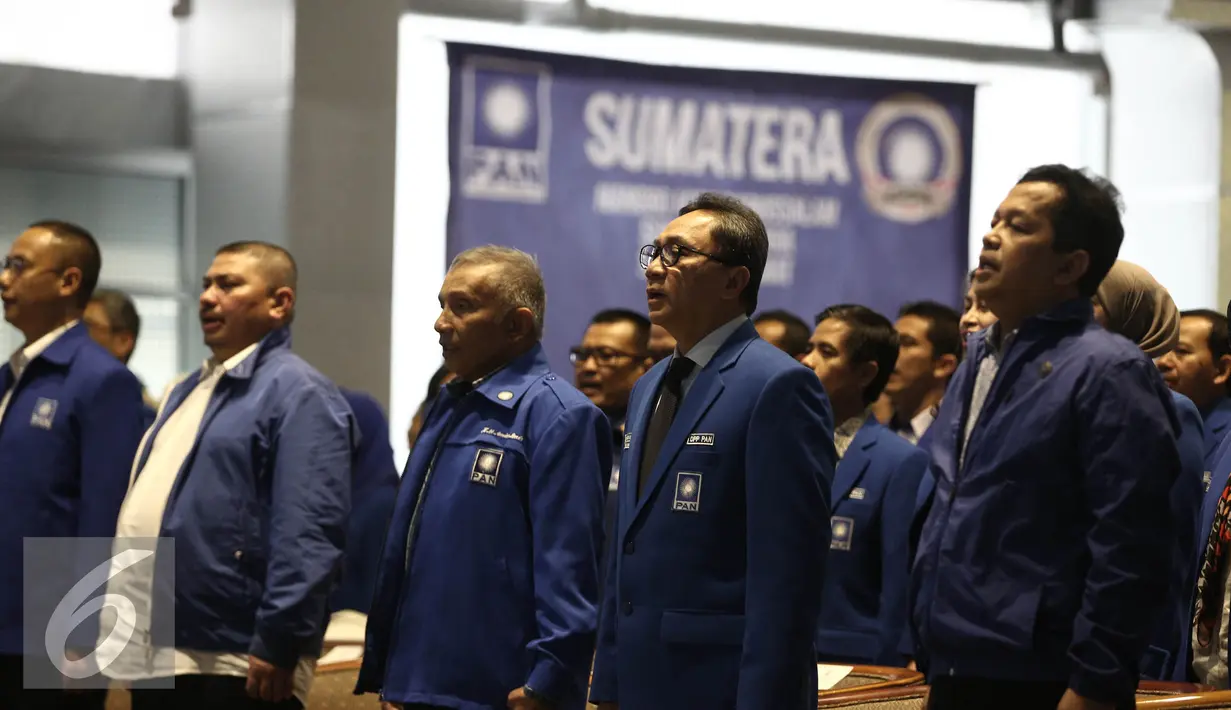 Ketua Umum Partai Amanat Nasional (PAN) Zulkifli Hasan saat menghadiri pembukaan Rapat Kordinasi Nasional Pemenangan Pemilu Partai Amanat Rakyat di Jakarta, Rabu (14/12). (Liputan6.com/Faizal Fanani)
