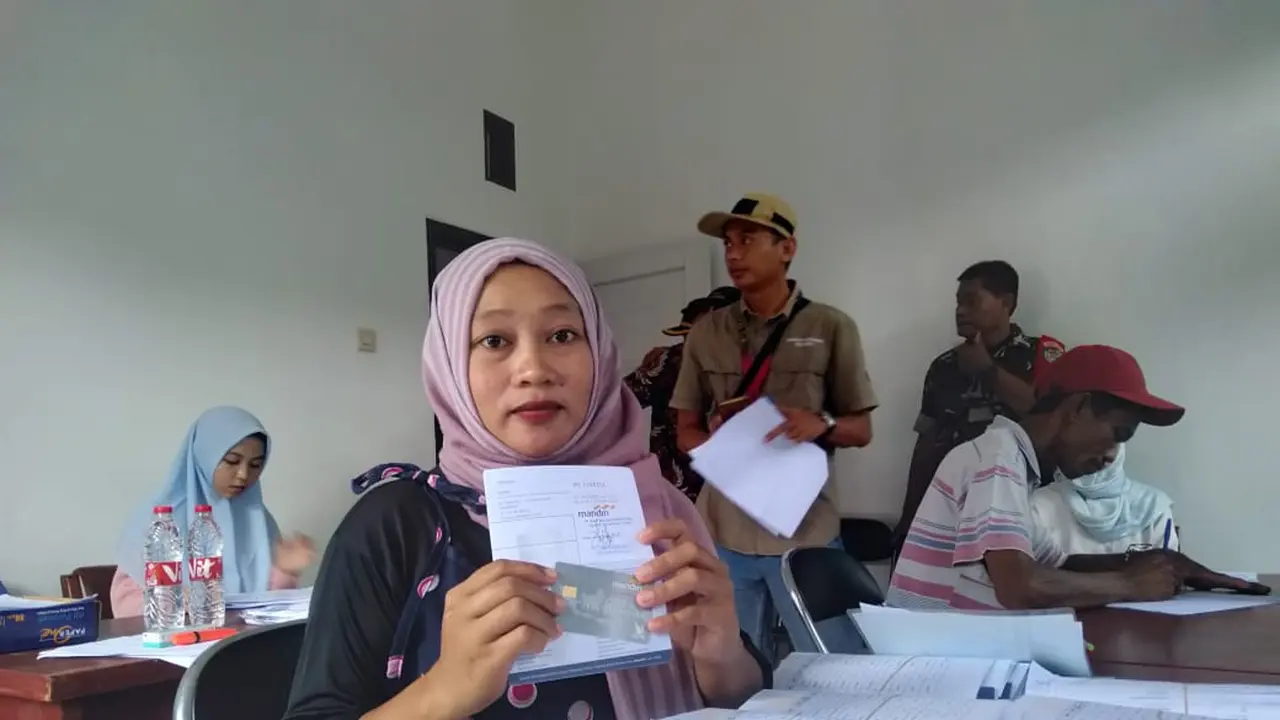 Tumpahan Minyak Pertamina Cemari Perairan Muara Gembong