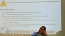 Otoritas Jasa Keuangan dan BEI meluncurkan program Galeri Investasi Mobile di Jagakarsa, Jakarta, Selasa (17/5). Dengan adanya Galeri Investasi Mobile diharapkan masyarakat dapat mengenal lebih jauh mengenai pasar modal.  (Liputan6.com/Yoppy Renato)