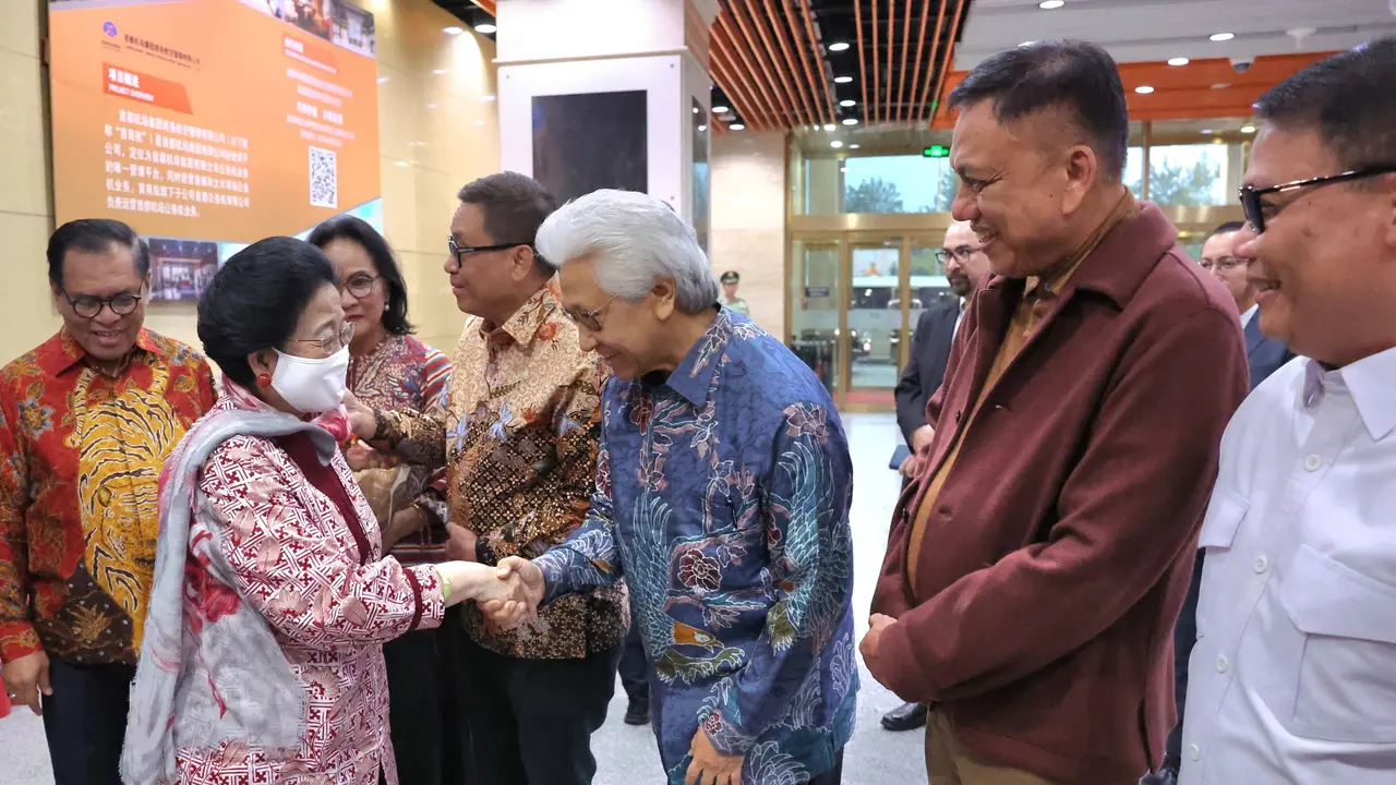 Presiden Kelima Republik Indonesia yang juga Ketua Umum PDI Perjuangan (PDIP) Megawati Soekarnoputri, tiba di Beijing, China, pada Selasa (8/7/2025) malam waktu setempat.