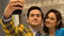 Tak kalah mencuri perhatian, Syifa Hadju justru mengenakan baju minimalis. Penampilan Syifa sukses mencuri perhatian yang terlihat lebih terbuka. Wanita 22 tahun ini mengenakan mini baju dan rok pendek membawakan karter manja seorang Keira Wijaya dalam serial tersebut. (Liputan6.com/IG/anzani4541)