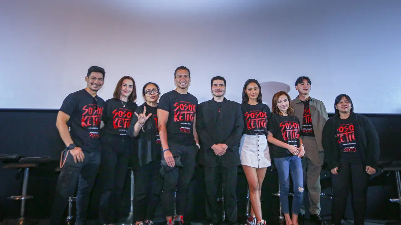 Para pemain film Sosok Ketiga di Grand Indonesia, Jakarta.