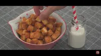 Makanan roti popcorn karamel. (dok. YouTube Nino's Home / https://www.youtube.com/watch?v=mTR1ogC42F4)