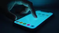 Ciri Orang yang Rajin Lihat Story tapi Jarang Posting Menurut Psikologi