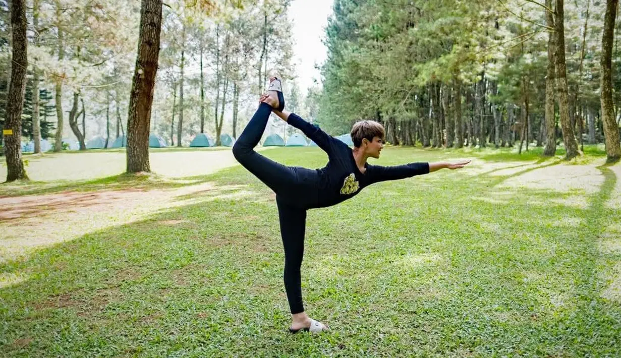 (Instagram/nirinazubir_)