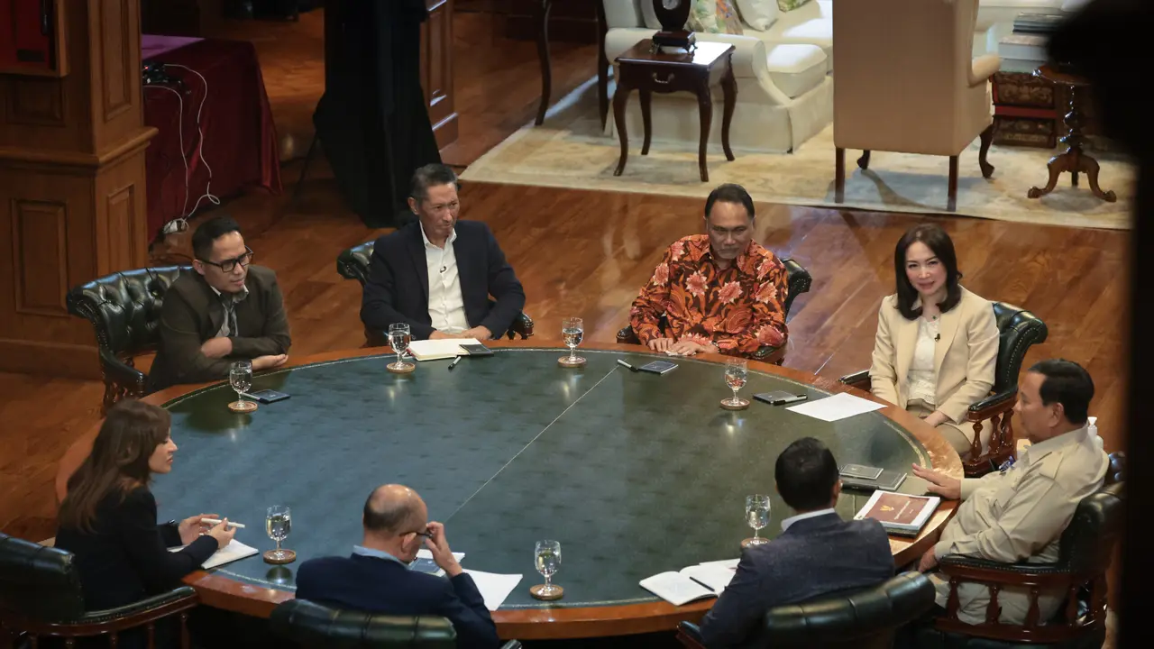 Presiden Prabowo Subianto bertemu sejumlah pimpinan redaksi dan pengamat di kediaman pribadinya, Hambalang, Bogor, Jawa Barat. (Istimewa)