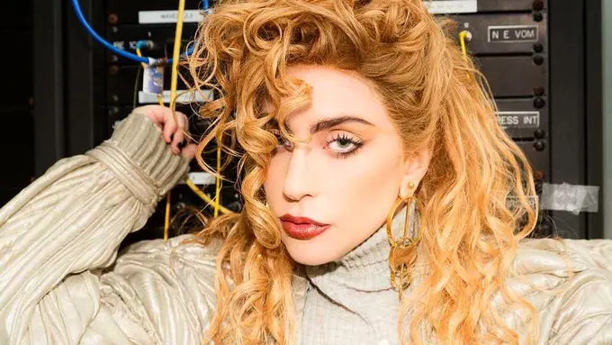 [Bintang] Lady Gaga