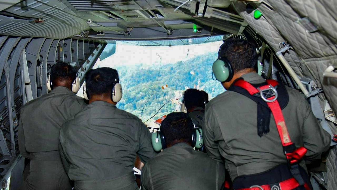FOTO: Heli Box Jadi Andalan Kirim Bantuan Bencana Sumatera ke Wilayah Sulit Dijangkau