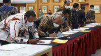 Penandatanganan berita acara dan peta kesepakatan segmen batas daerah antara kepala daerah kabupaten/kota di wilayah Provinsi Aceh.