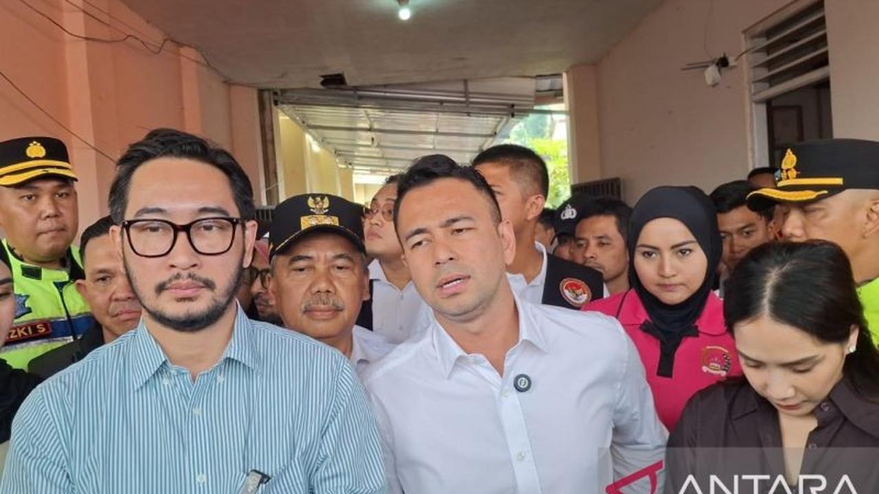 Raffi Ahmad Sampaikan Salam Presiden Prabowo kepada Korban Longsor Cisarua