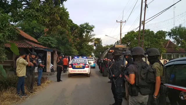 Terduga Teroris Cirebon Tinggal Bersama Dua Perempuan