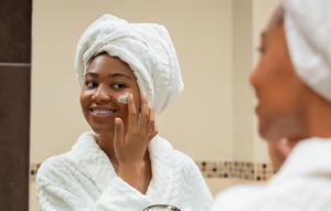 Skincare. (Unsplash - Kaeme)