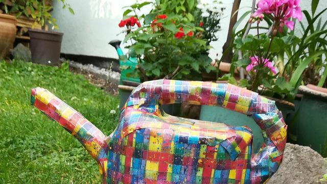 Anti-Mainstream, 6 Cara Bungkus Kado Ini Unik Banget