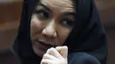 Bupati nonaktif Kutai Kartanegara, Rita Widyasari saat menyaksikan sidang lanjutan terdakwa suap pemberian izin lokasi perkebunan di Kutai Kartanegara, Hery Sutanto Gun di Pengadilan Tipikor, Jakarta, Selasa (27/3). (Liputan6.com/Helmi Fithriansyah)