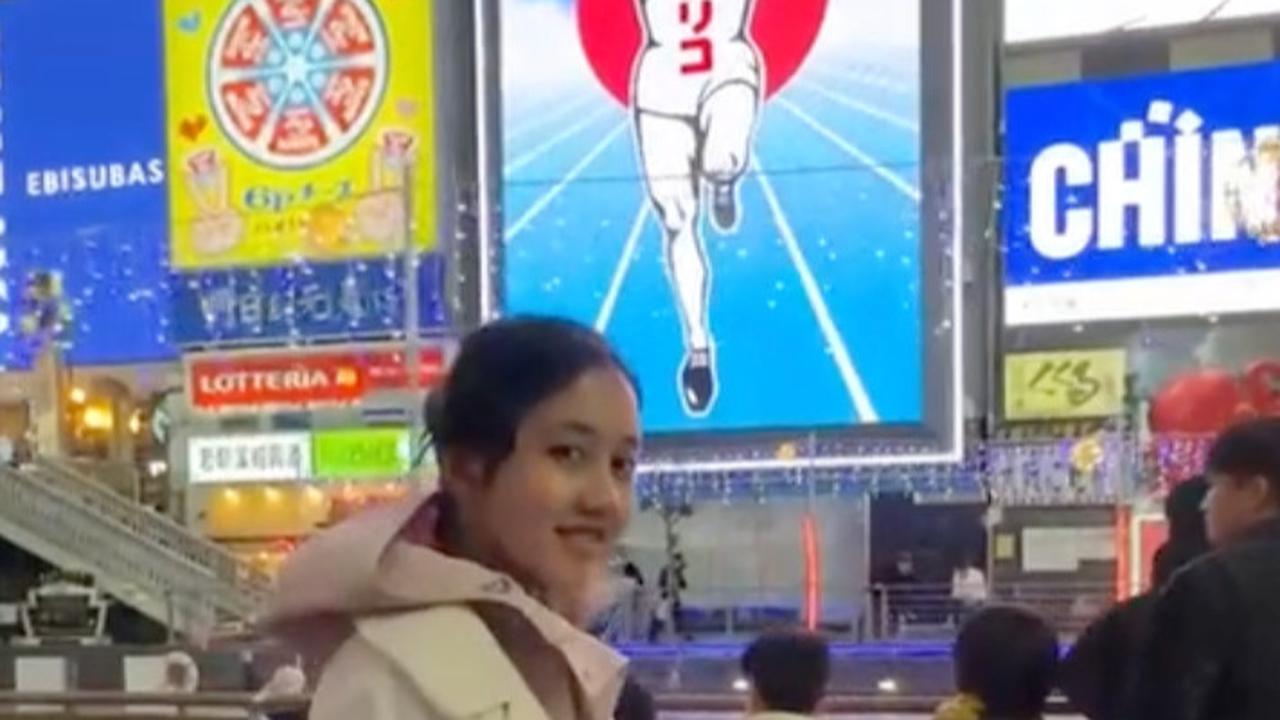 8 Momen Vania Kasir Indomaret Viral Liburan di Jepang, Wujudkan Impian