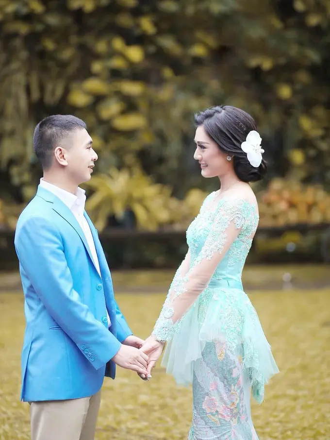 [Bintang] Raditya Dika dan Anissa Aziza