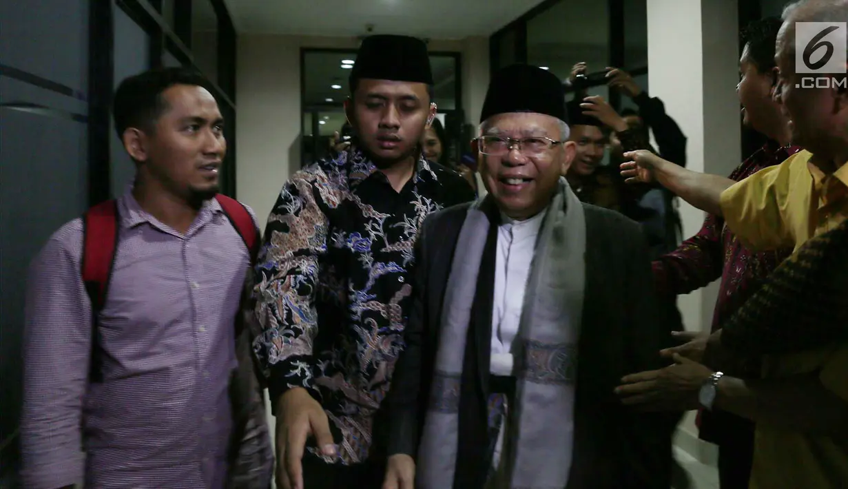 Bakal Calon Wakil Presiden RI Ma’ruf Amin tiba di kantor Pengurus Pusat Muhammadiyah di kawasan Menteng, Jakarta Pusat, Rabu (5/9). Kunjungan Ketua Majelis Ulama Indonesia nonaktif itu dalam rangka bersilaturahmi. (Merdeka.com/Imam Buhori)