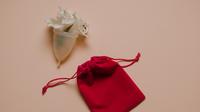 Ilustrasi menstrual cup. (Pexels.com/Polina Kovaleva)