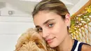 Rambut Highlight Blonde Taylor Hill (Instagram @@taylor_hill)