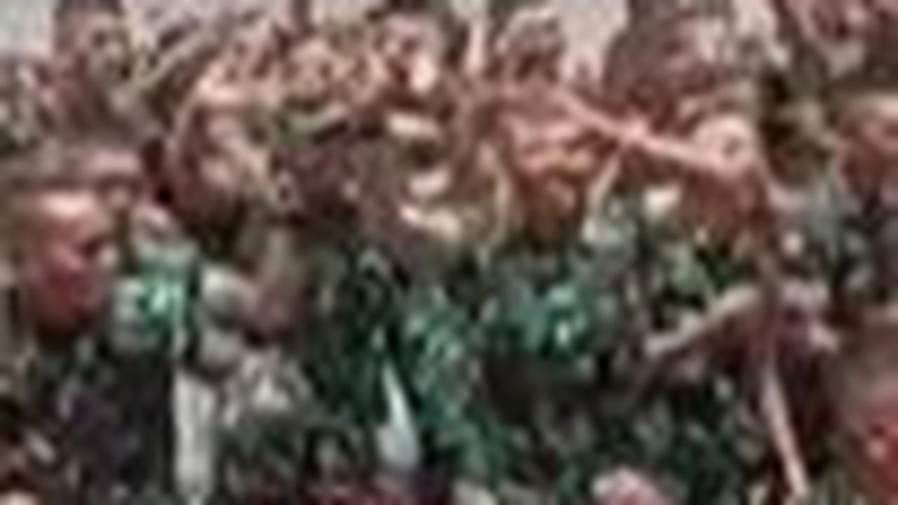 Video merekam aksi emak-emak berjoget bareng prajurit TNI itupun banyak dibagikan ulang di media sosial. <br>