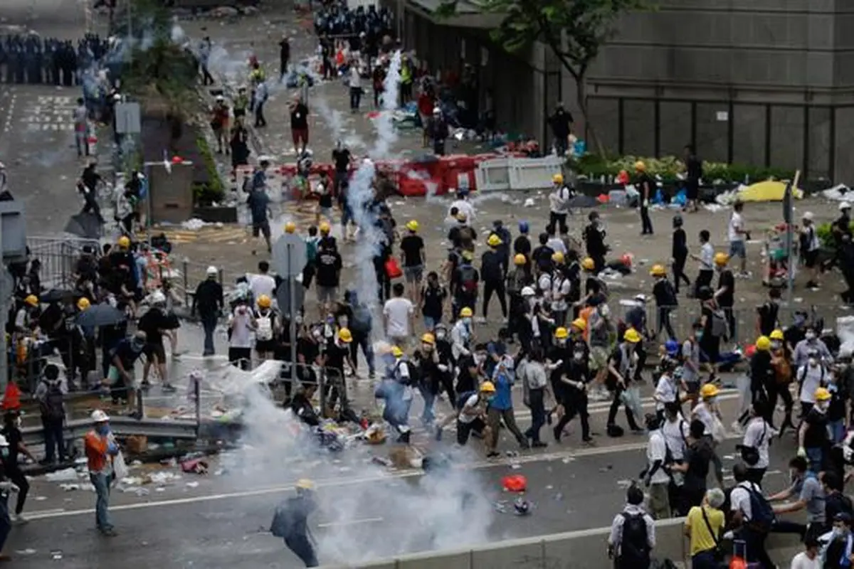 Bentrokan Pecah Saat Aksi Demo Tolak RUU Ekstradisi di Hong Kong