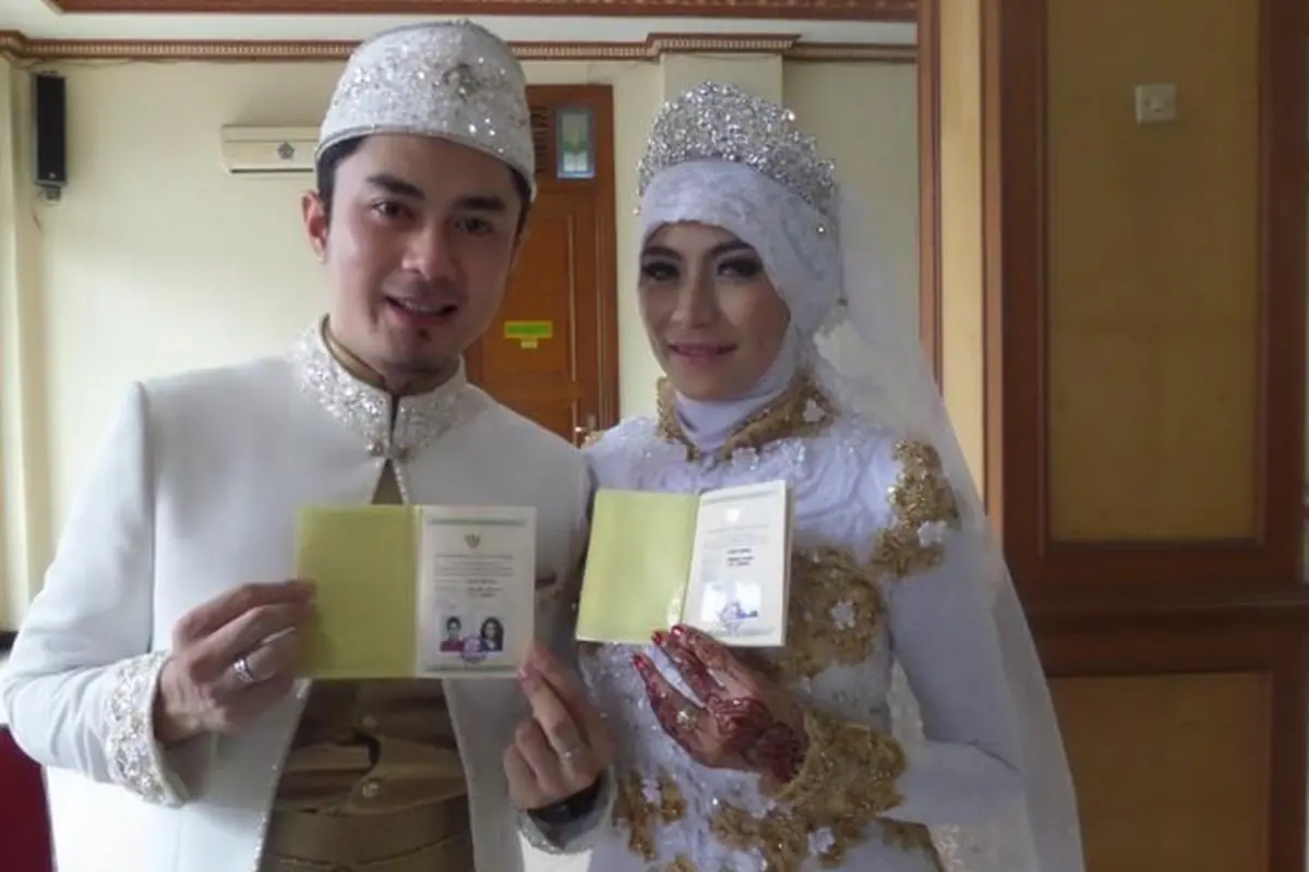 Cinta Penelope dan Dony Hermawan