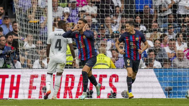 Foto: Barcelona Keok dari Real Madrid di Laga El Clasico Perdana Robert Lewandowski