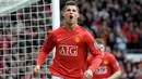 1. Cristiano Ronaldo (Manchester United). Setelah didatangkan dari Sporting Lisbon pada 2003, ia langsung menjadi pilihan utama Sir Alex Ferguson dan pemain kesayangan para fans dalam rentang 2003-2009. Ia berhasil mencetak 84 gol dalam 196 penampilan. (AFP/Andrew Yates)