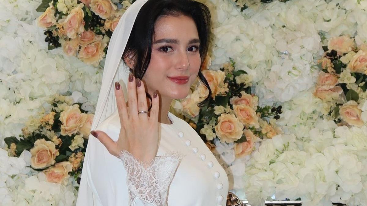 Potret Lamaran Yasmine Ow yang Baru Diungkap, Menawan Kenakan Veil