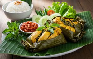 Resep Pepes Ayam Kemangi Bumbu Kuning (Sumber: gemini.com)