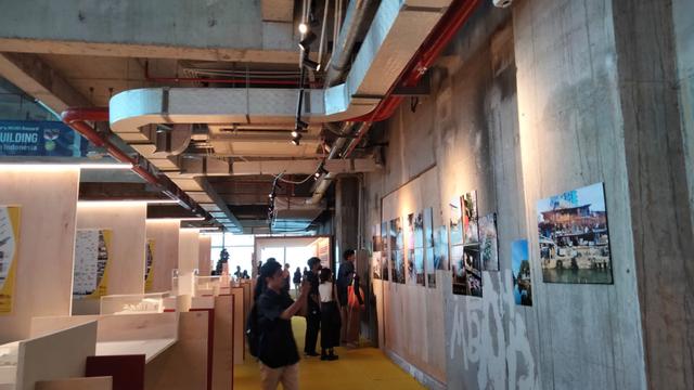 Pengunjung di Jakarta Architecture Festival 2023