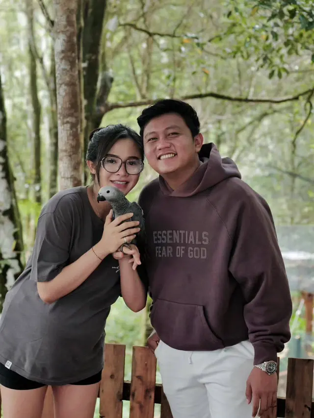 7 Potret Perjalanan Kehamilan Bella Bonita yang Kini Jadi Seorang Ibu